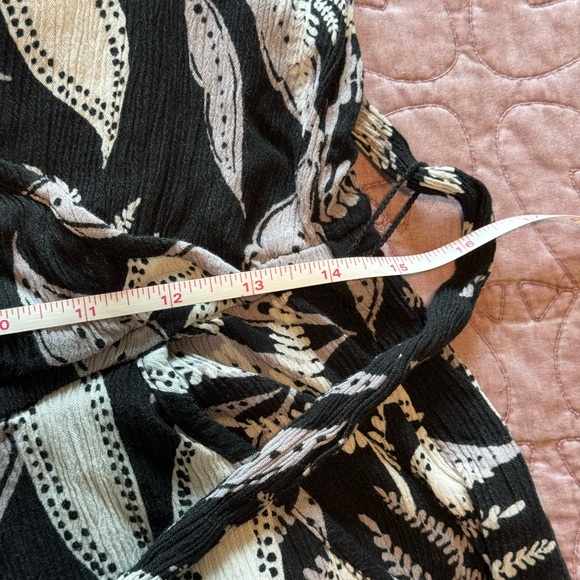 AnyBody Monochrome Leaf Pattern Jumpsuit - Picture 8 of 15